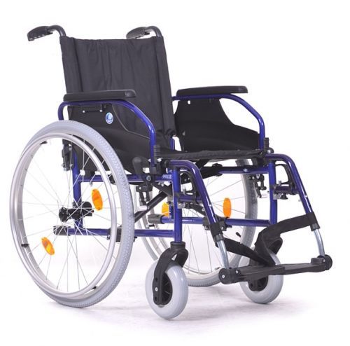 Aluminium lightweight wheelchair D200 Vermeiren