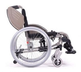 Vermeiren V200GO active wheelchair. 